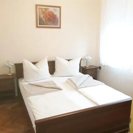 Lazar Apartment *