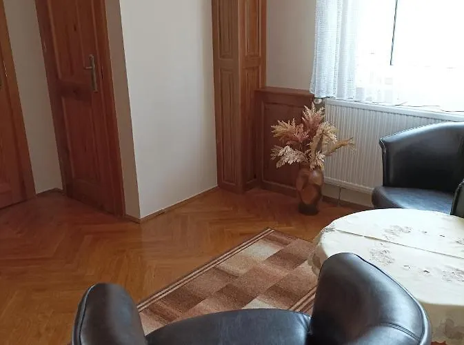 Lázár Apartman *